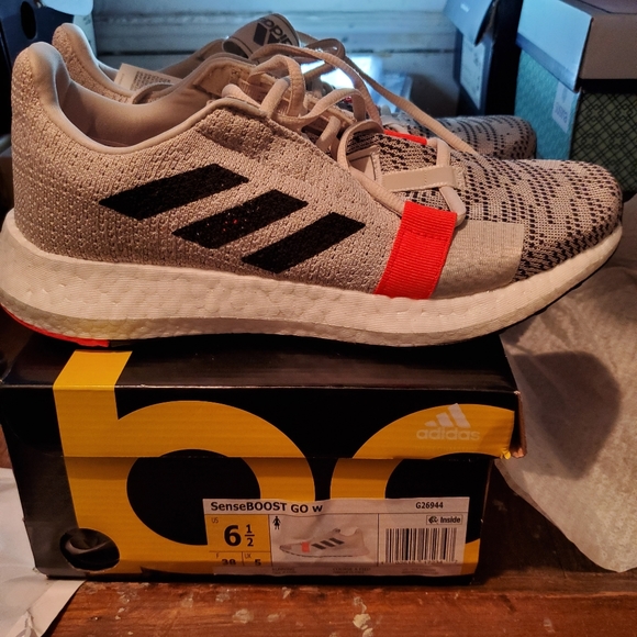 Adidas Senseboost - Picture 2 of 5